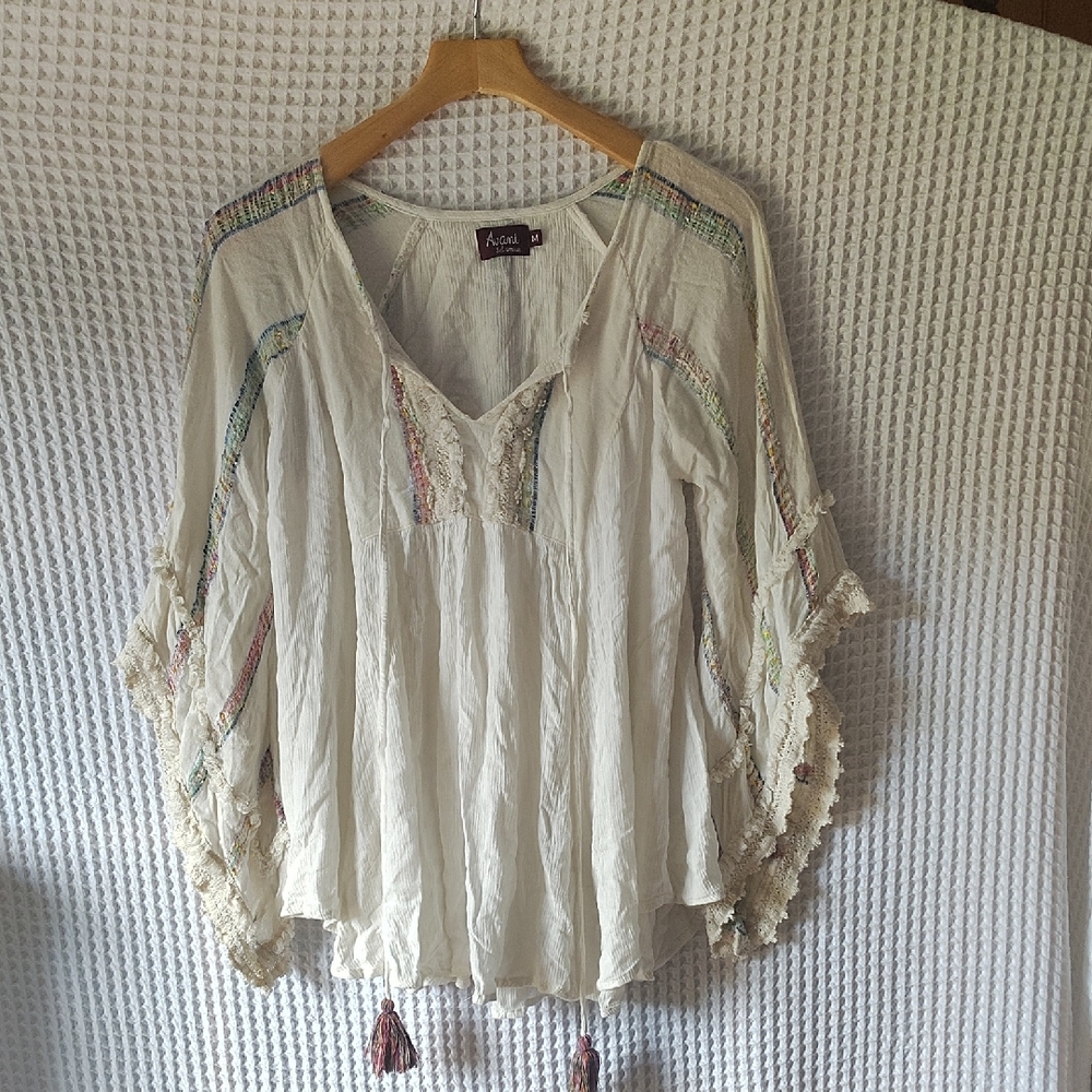 Avani del armor Cream Blouse with Jaw Dropping Details Size Medium